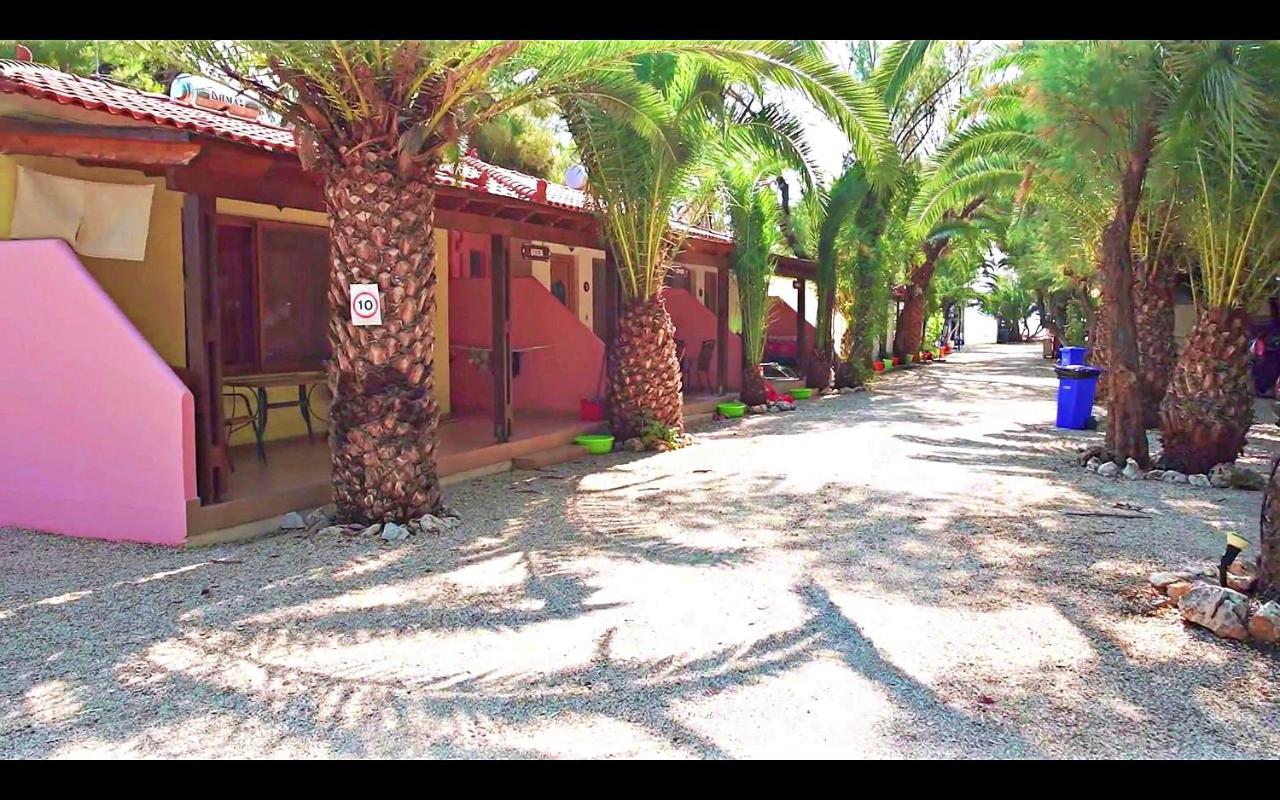 Poseidon Bungalows Iria Exterior photo